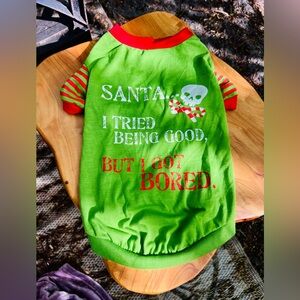 Bret Michaels Pets Rock Santa dog shirt just tried on once.